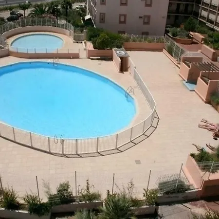 Studio Double Cabine Avec Piscine Proche Plage Apartment *