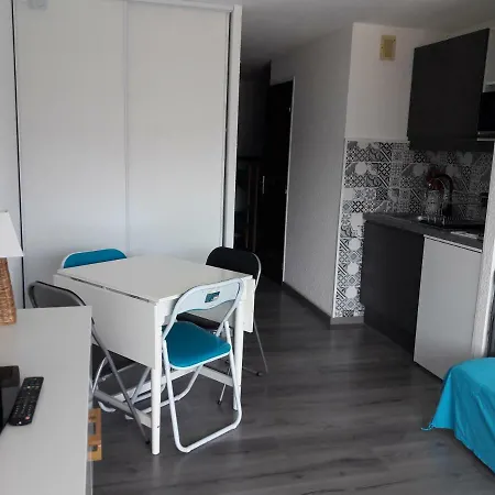 Studio Double Cabine Avec Piscine Proche Plage Apartment